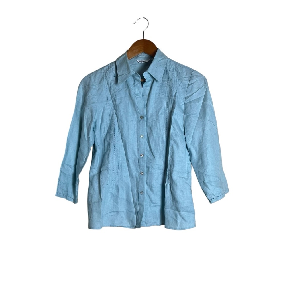 Malcolm & Co. light blue 100% linen button down shirt